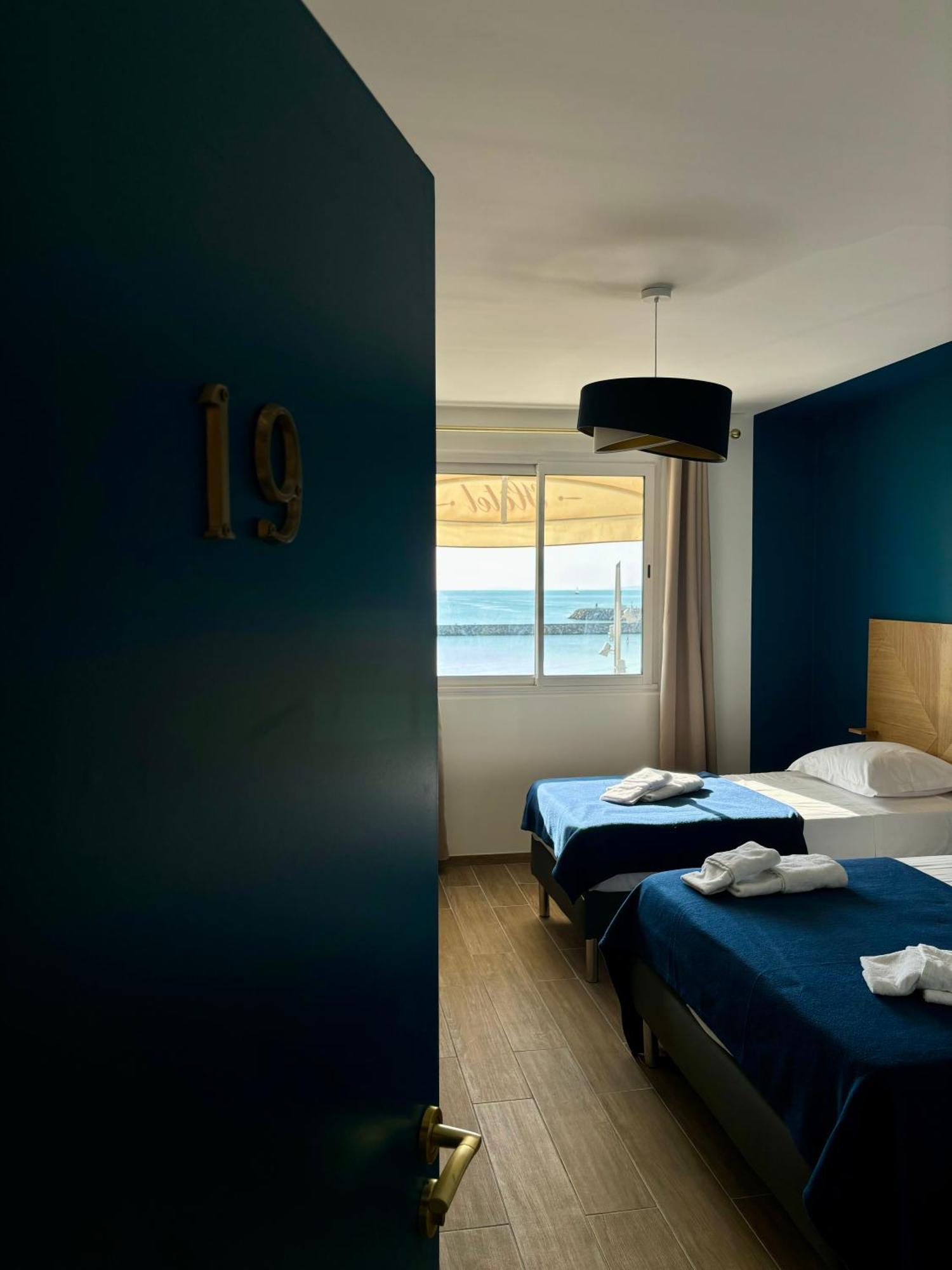 L'Hotel De La Plage Le Grau-du-Roi Extérieur photo