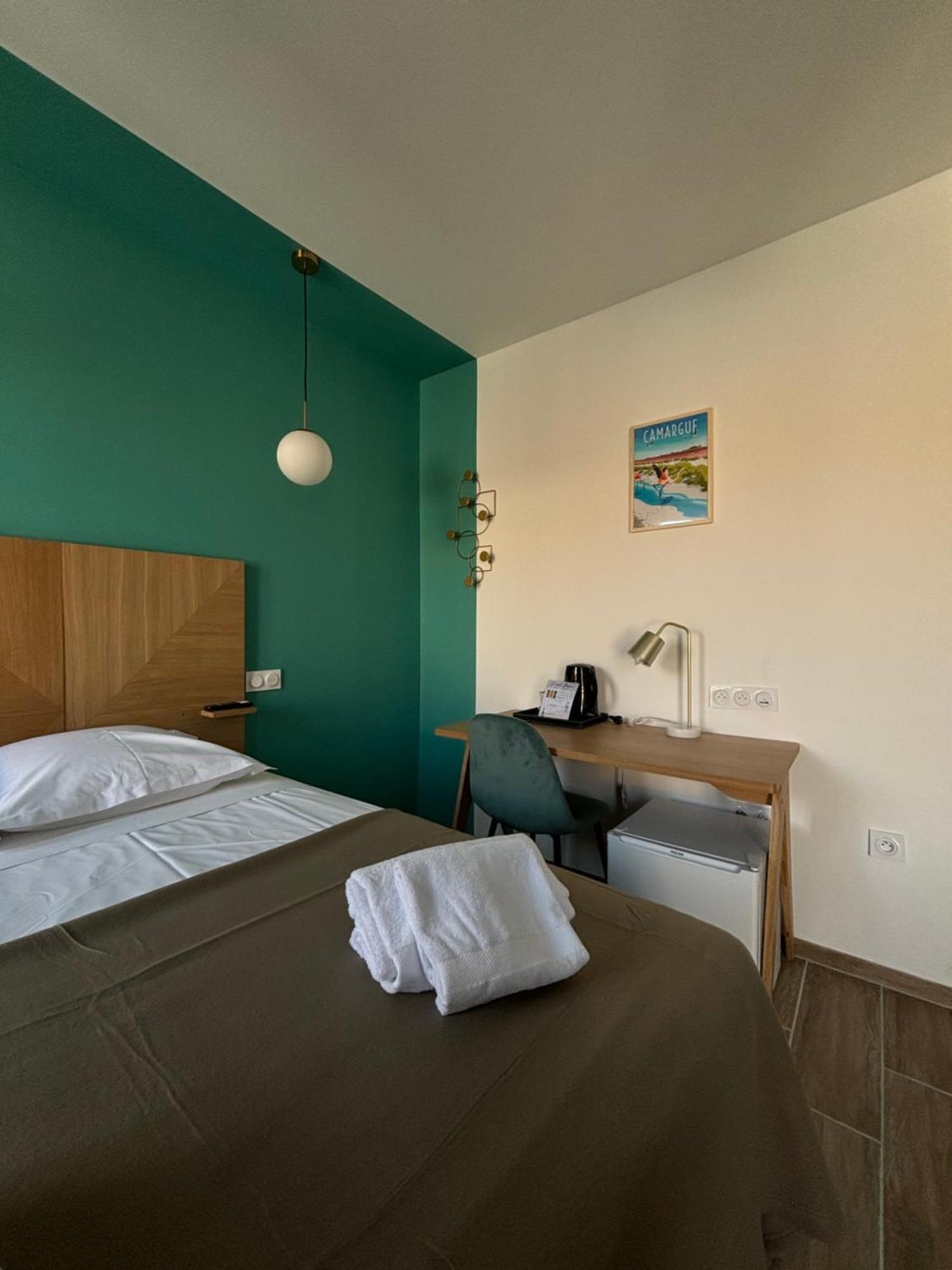 L'Hotel De La Plage Le Grau-du-Roi Extérieur photo